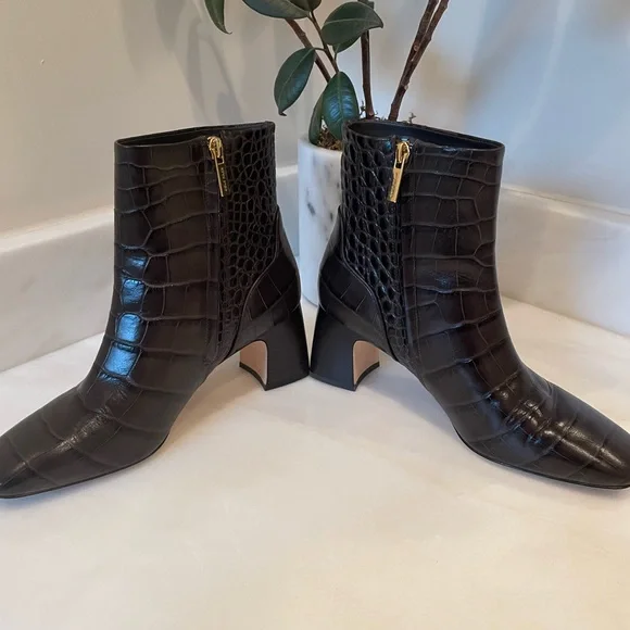 Cole Haan, Gemma Ankle Boots, Sz 8, Dark Brown Croc-Embossed. Worn one time. - Picture 3 of 9